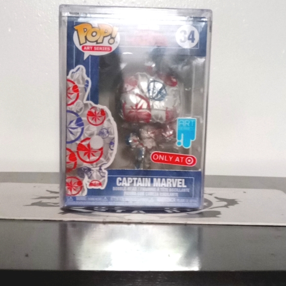 Captain Marvel Art series Funko pop